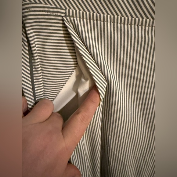 Athleta Brooklyn Textured Ankle Pant Size 6 vertical stripes white gray - Picture 4 of 14